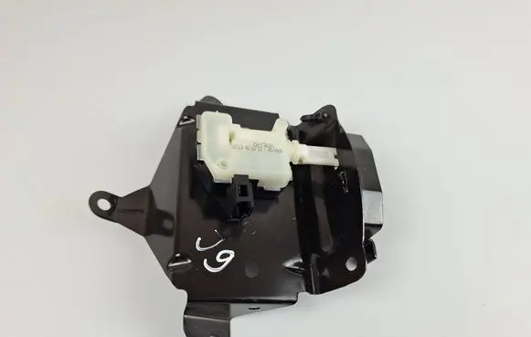 Volvo C70 Fuel tank cap lock motor 806624