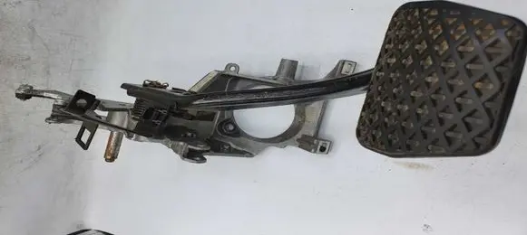 BMW 5 E39 Brake pedal 42223703 6751167 150701