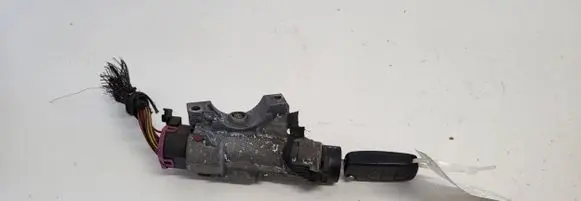 Audi A4 S4 B5 8D Ignition lock 4B0905851