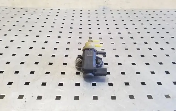 Audi A3 S3 8P Turbo solenoid valve 1K0906627B 4011464A