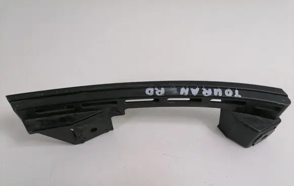 Volkswagen Touran I Front bumper mounting bracket 1T0807890B