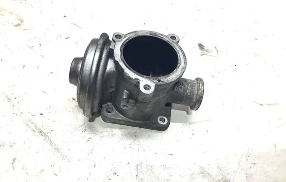BMW 5 E60 E61 EGR valve 70045000 7791480