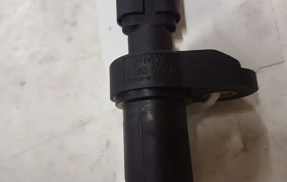 BMW 1 E81 E87 Crankshaft position sensor 780309301