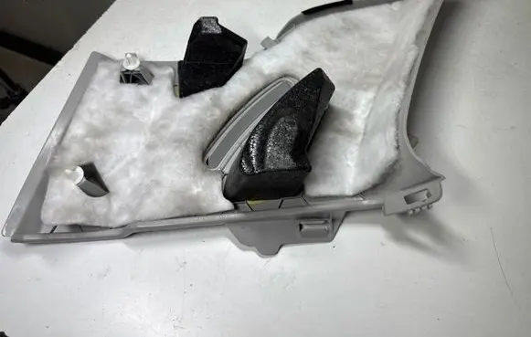 Mercedes-Benz GL X166 (D)pillar trim (top) A1666902225