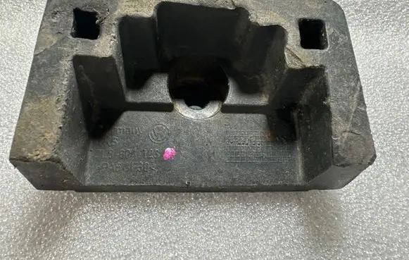 Audi Q7 4L Jacking socket point 7L8804123