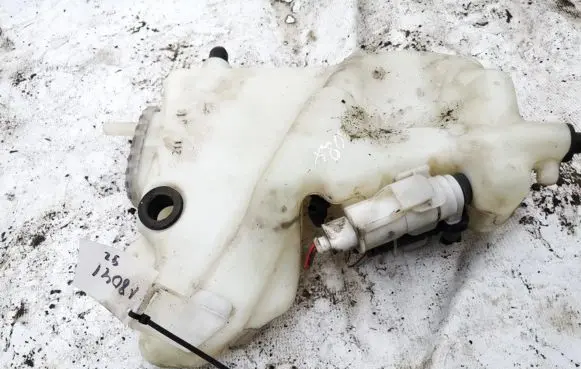 Mercedes-Benz CLS C219 Windshield washer fluid reservoir/tank 2118601460