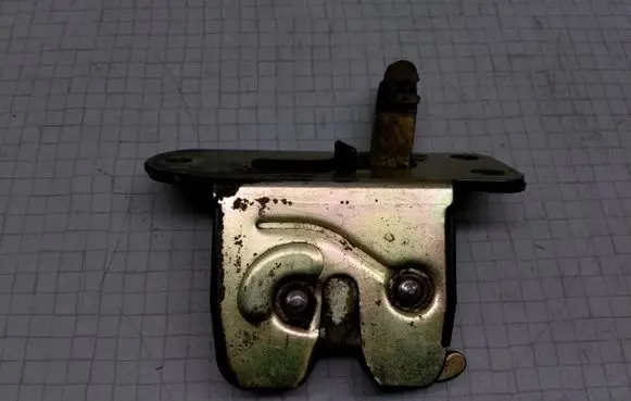 Mitsubishi Galant Tailgate/trunk/boot lock/catch/latch