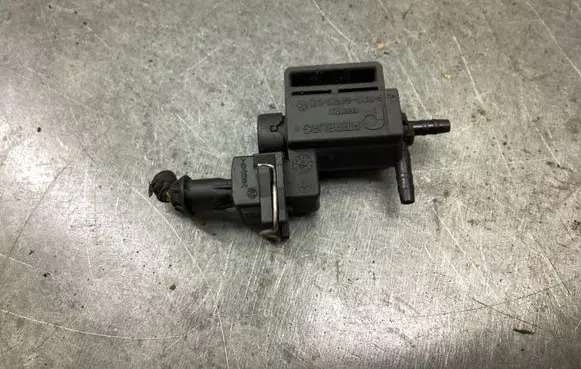 Volvo V70 Turbo solenoid valve 70051500 8699233 06T079