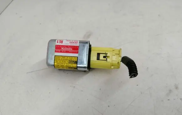 Toyota Prius (XW20) Airbag deployment crash/impact sensor 8986047040 1879000891