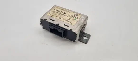 Audi A6 S6 C4 4A Alarm control unit/module 4A0951173