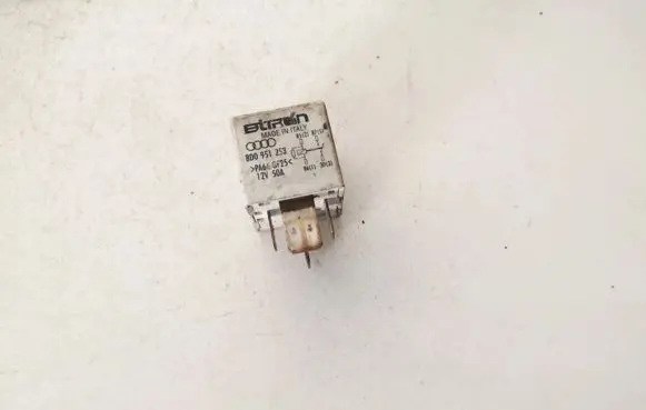 Volkswagen PASSAT B4 Other relay 8d0951253