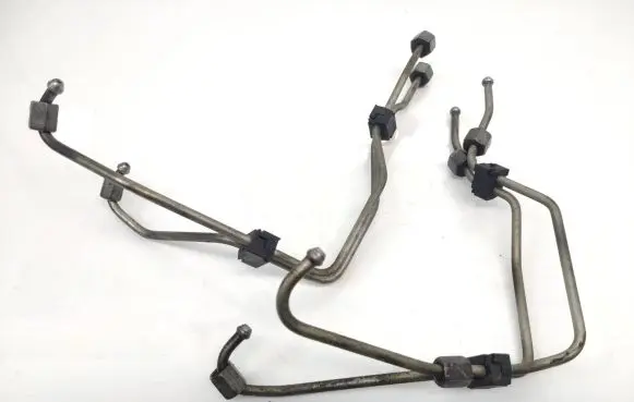 Fuel injector supply line/pipe