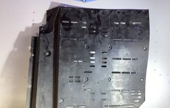 Lexus NX Engine splash shield/under tray 5839942040