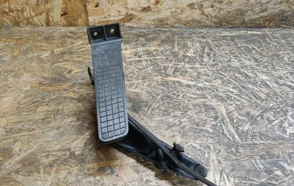 Porsche 928 Accelerator throttle pedal 92842312902