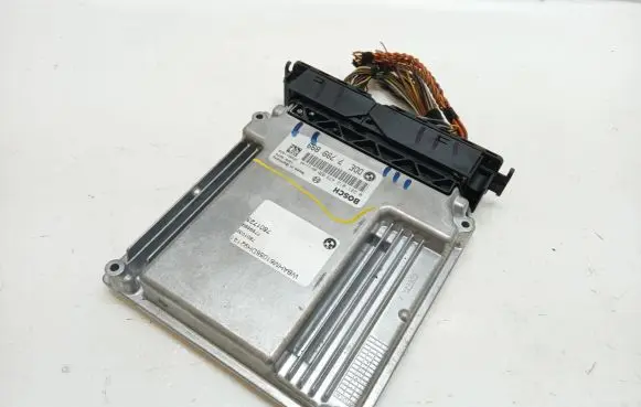 BMW 7 E65 E66 Engine control unit/module 7799899