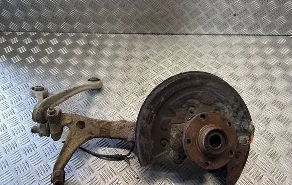 Volkswagen PASSAT B5.5 Front wheel hub spindle knuckle 3B0615312