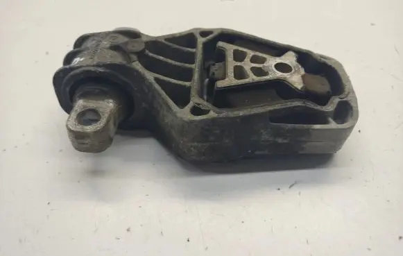 Mercedes-Benz A W176 Engine mount bracket A2462401209