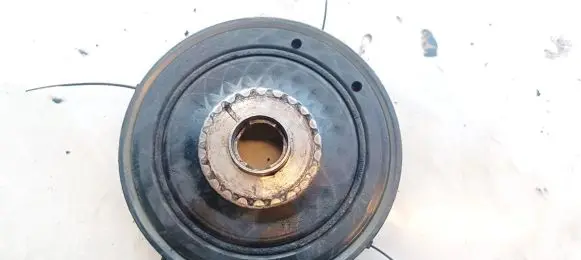 Renault Megane II Crankshaft pulley 5269B523072