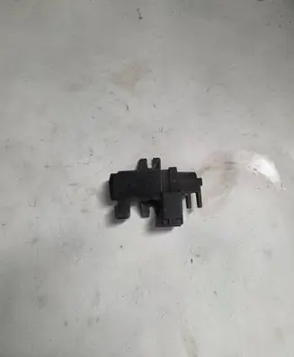 BMW 7 F01 F02 F03 F04 Turbo solenoid valve 7626351