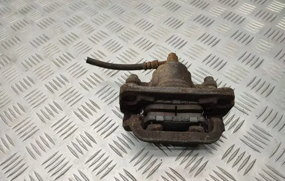 Nissan Qashqai Rear brake caliper