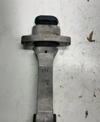 Hyundai Santa Fe Engine mount bracket
