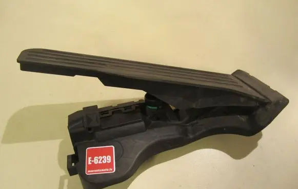 Audi A3 S3 8P Accelerator throttle pedal 1K1723503F
