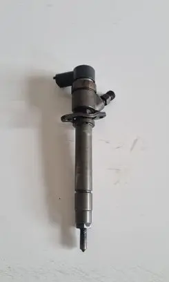 Volvo S60 Fuel injector 8658352