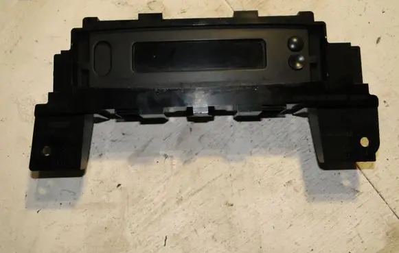 Renault Laguna III Screen/display/small screen 682470001R