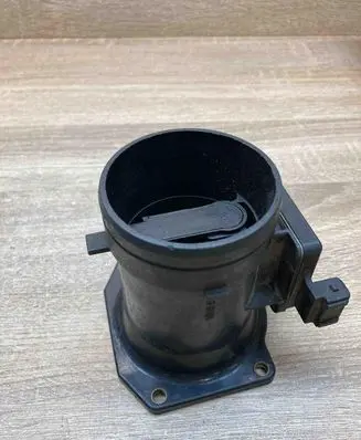 Audi A4 S4 B5 8D Mass air flow meter 058133471 AFH6010B