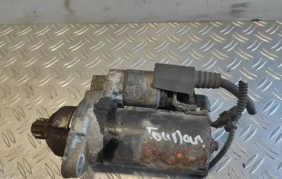 Volkswagen Touran I Starter motor 1005831320