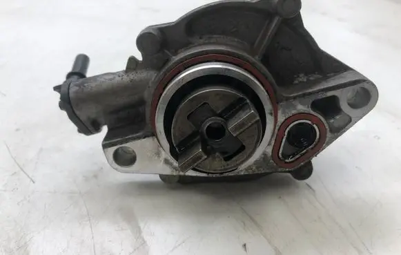 Peugeot 207 CC Vacuum pump 9658398080 7281440900