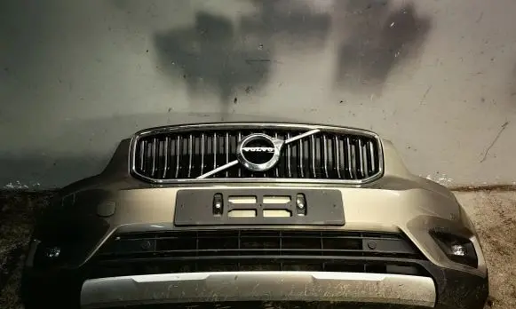 Volvo XC40 Front bumper