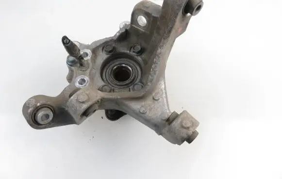 Infiniti Q50 Stub axle 