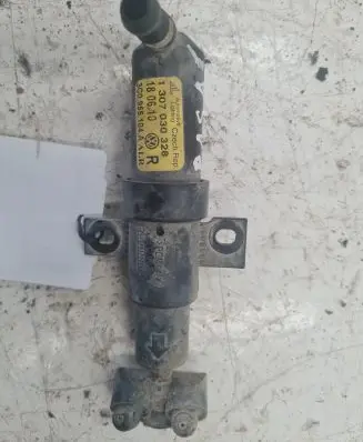 Volkswagen PASSAT B6 Headlight washer spray nozzle 3C0955104A