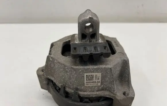 BMW 5 G30 G31 G38 Engine mount bracket 6860488 08011901755 080119