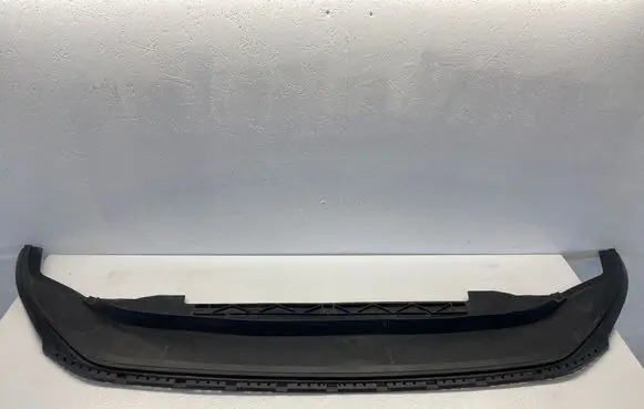 Front bumper lip