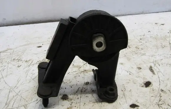 Toyota Auris E180 Engine mount bracket 1111
