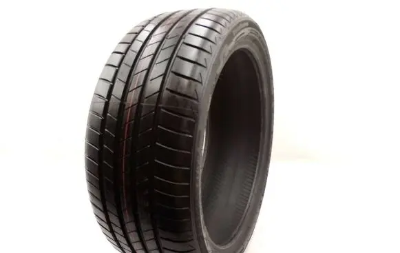 BMW X1 U11 R18 summer tire 