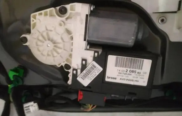 Citroen C8 Front door window regulator motor 1400208580