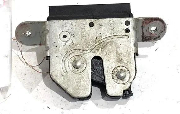 Opel Corsa D Tailgate exterior lock 55701971