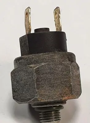 Mercedes-Benz E W124 Air conditioning (A/C) pressure sensor 1248208310