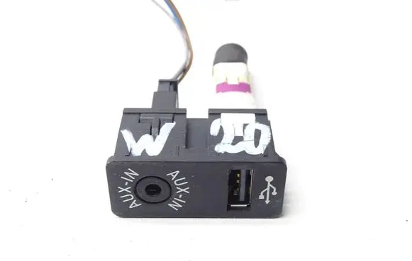 BMW 3 F30 F35 F31 AUX in-socket connector 9229246