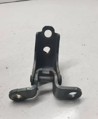 Honda CR-V Front door upper hinge