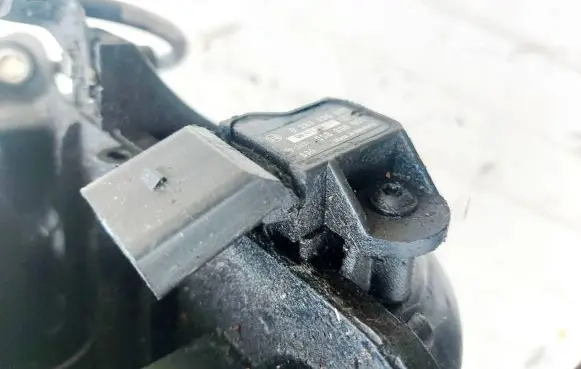 Volkswagen Polo III 6N 6N2 6NF Air pressure sensor 0261230031 05B906051