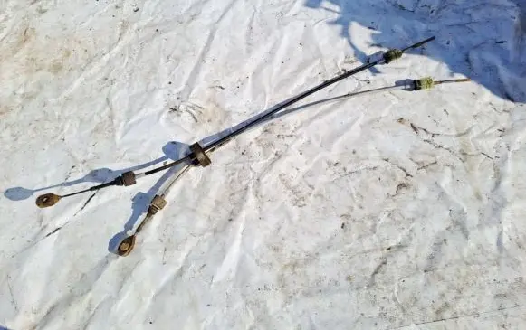 Opel Astra H Gear shift cable linkage 13110708