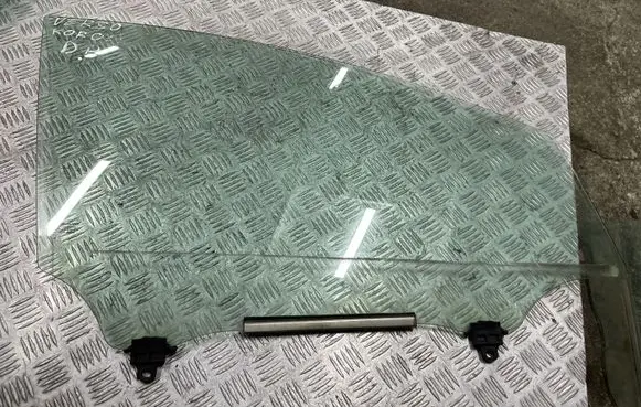Toyota Corolla Verso E121 Front door vent window glass four-door 