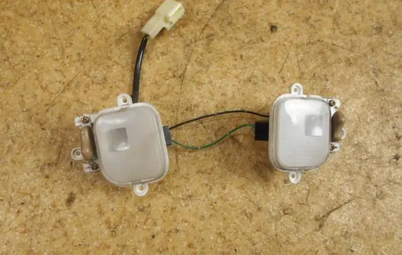 Toyota Land Cruiser (J100) Rear seat light 
