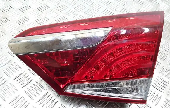 Hyundai i40 Tailgate rear/tail lights 924043z001
