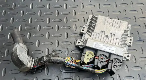 Volvo S80 Engine control unit/module 31355669 SID807EVO