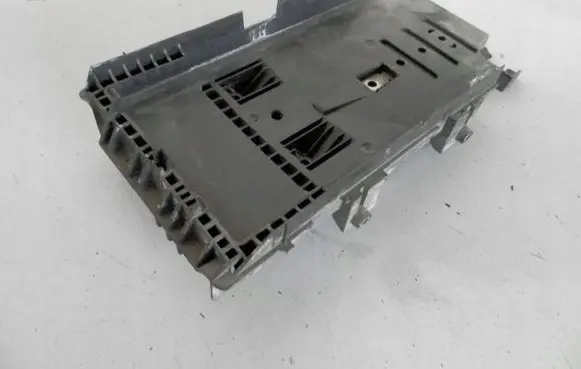 Ford Mondeo MK IV Battery tray 